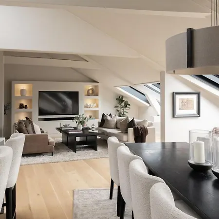 With Courtyard In The Heart Of *